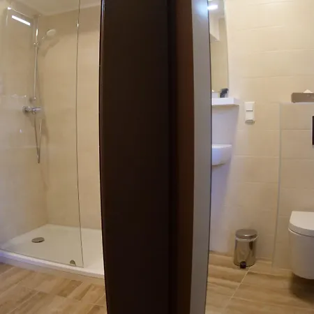 Burgund 3* Mönchengladbach